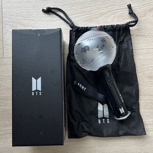 방탄소년단 BTS OFFICIAL LIGHT STICK ARMY BOMB VER. 3 - Opened Box
